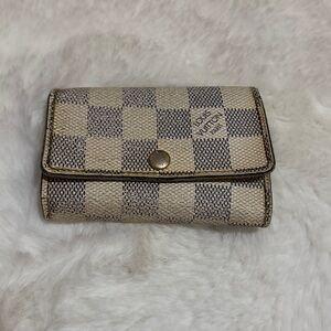 Louis Vuitton Checkered Key 🔑 Holder- Cream and Navy